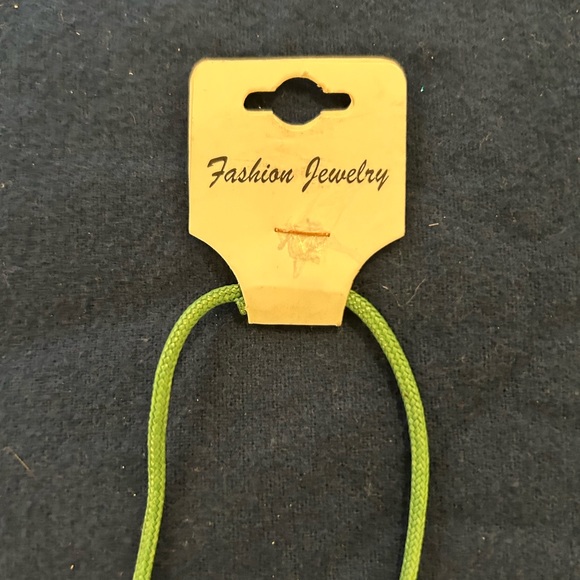 NEW modern green necklace - Picture 2 of 3